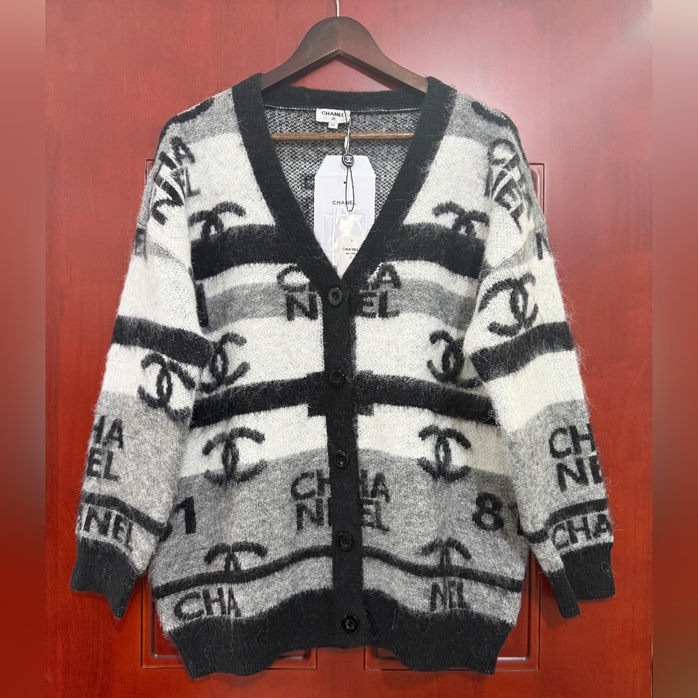 CHANEL Monogram Jacquard V-Neck Knit Cardigan